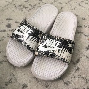 nike slides